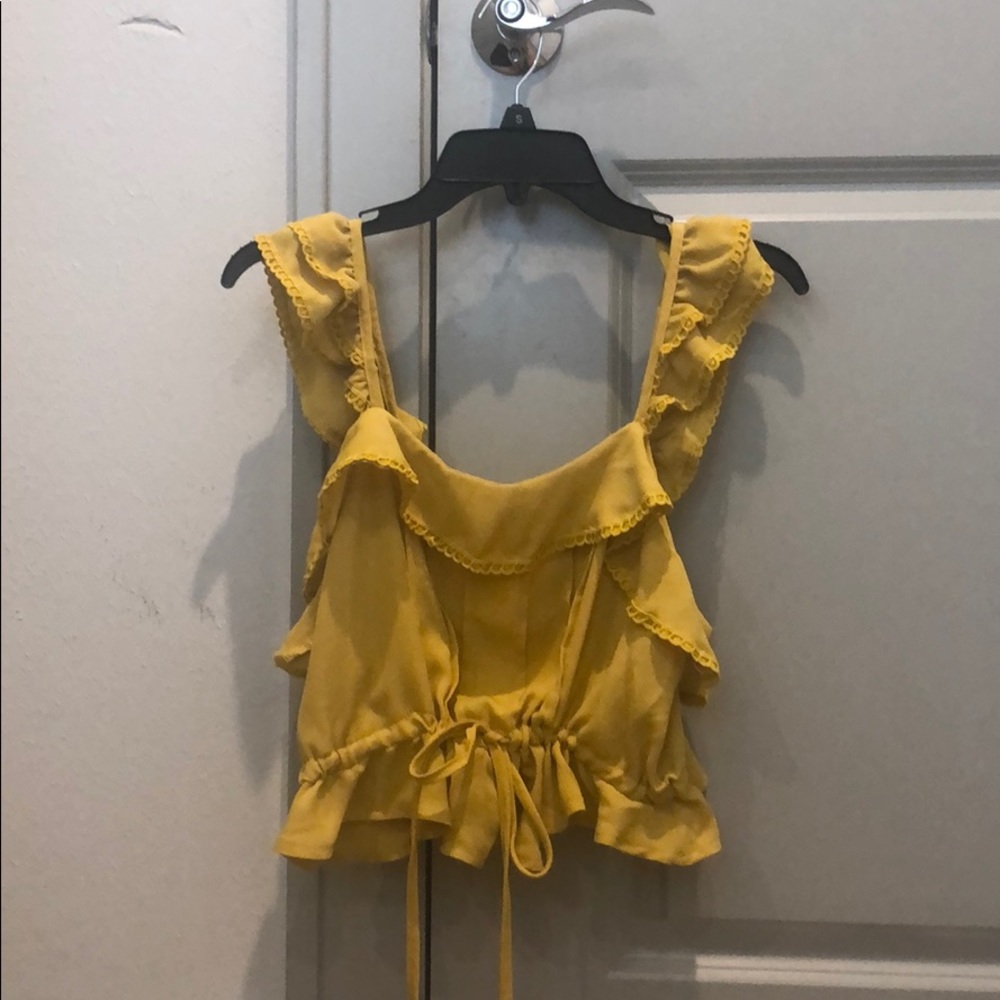 Cute Cropped Spring Top - Picture 3 of 4